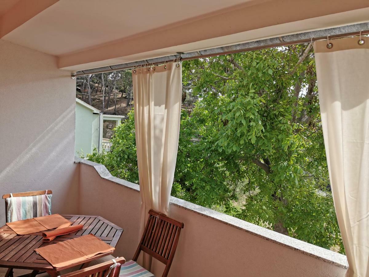 Apartment Martina Banjol Exterior photo